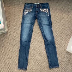 Abercrombie medium wash skinny w/ rhinestone